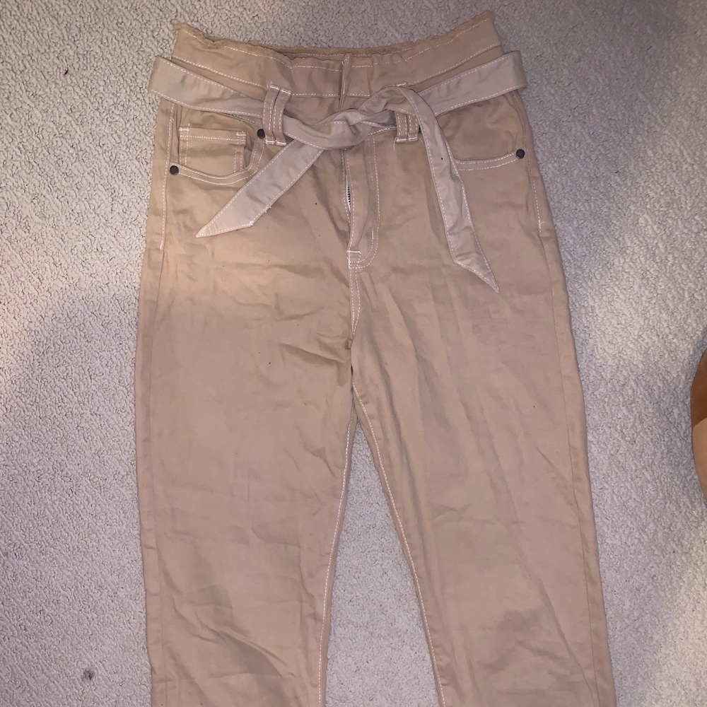 tan pants 👡